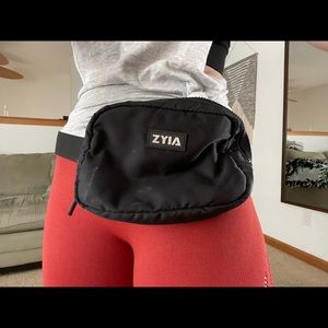 Zyia Cross Body belt bag